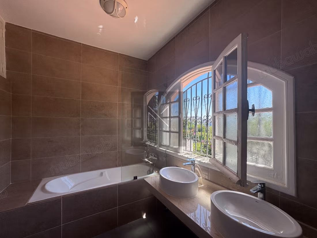 Charming Villa for Rent in Val D'anfa, Casablanca
