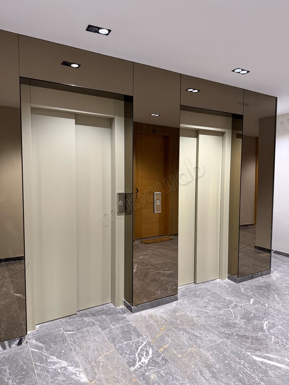 Bureaux à louer à Izdihar. 
Superficie 70 m². 
Avec garage et ascenseur