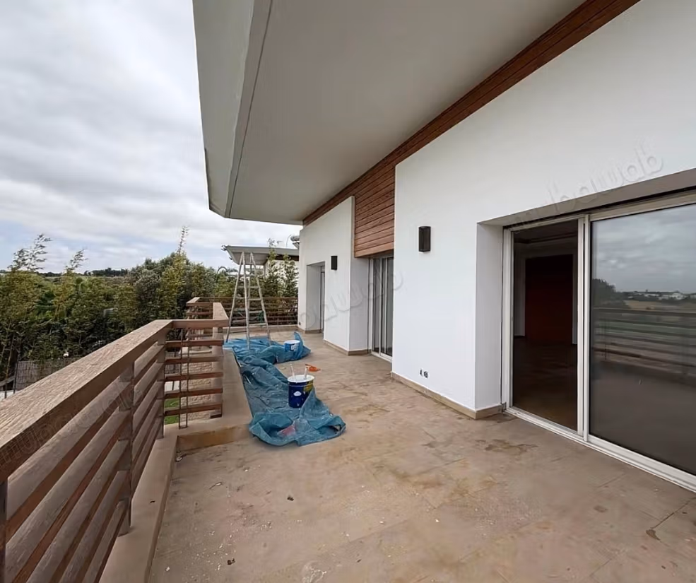 Superbe villa à la location 52 000 dhs longue durée front golf ️