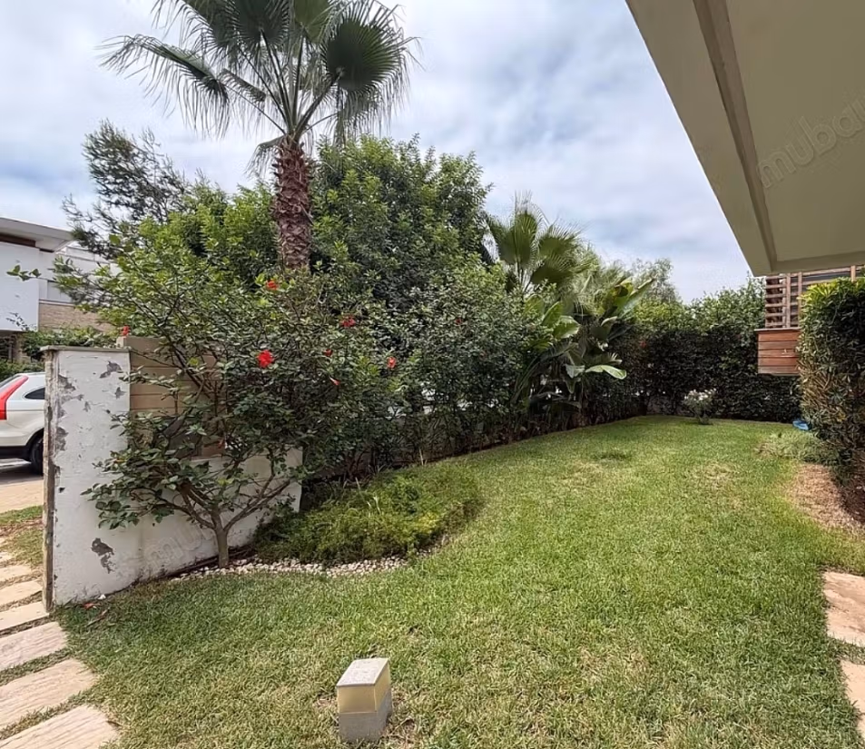 Superbe villa à la location 52 000 dhs longue durée front golf ️