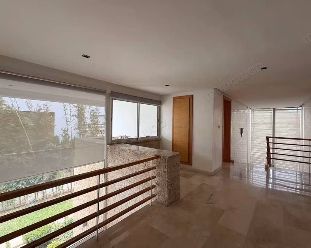 Superbe villa à la location 52 000 dhs longue durée front golf ️