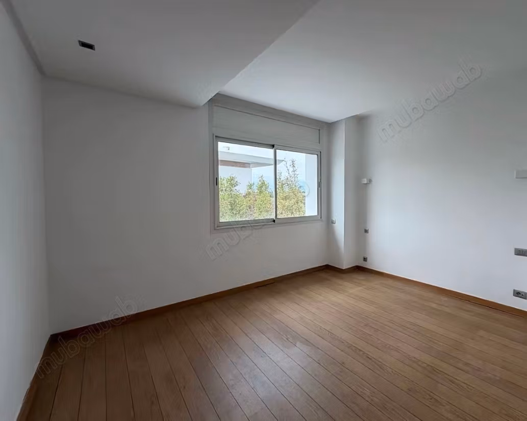 Superbe villa à la location 52 000 dhs longue durée front golf ️