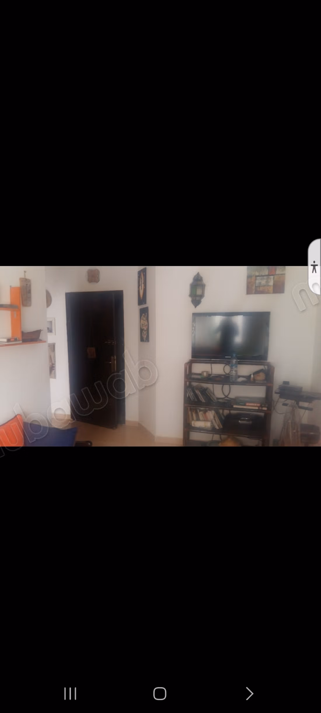 Appartement à louer à Tanger, en mauvais état. 2 grandes pièces. Meublé