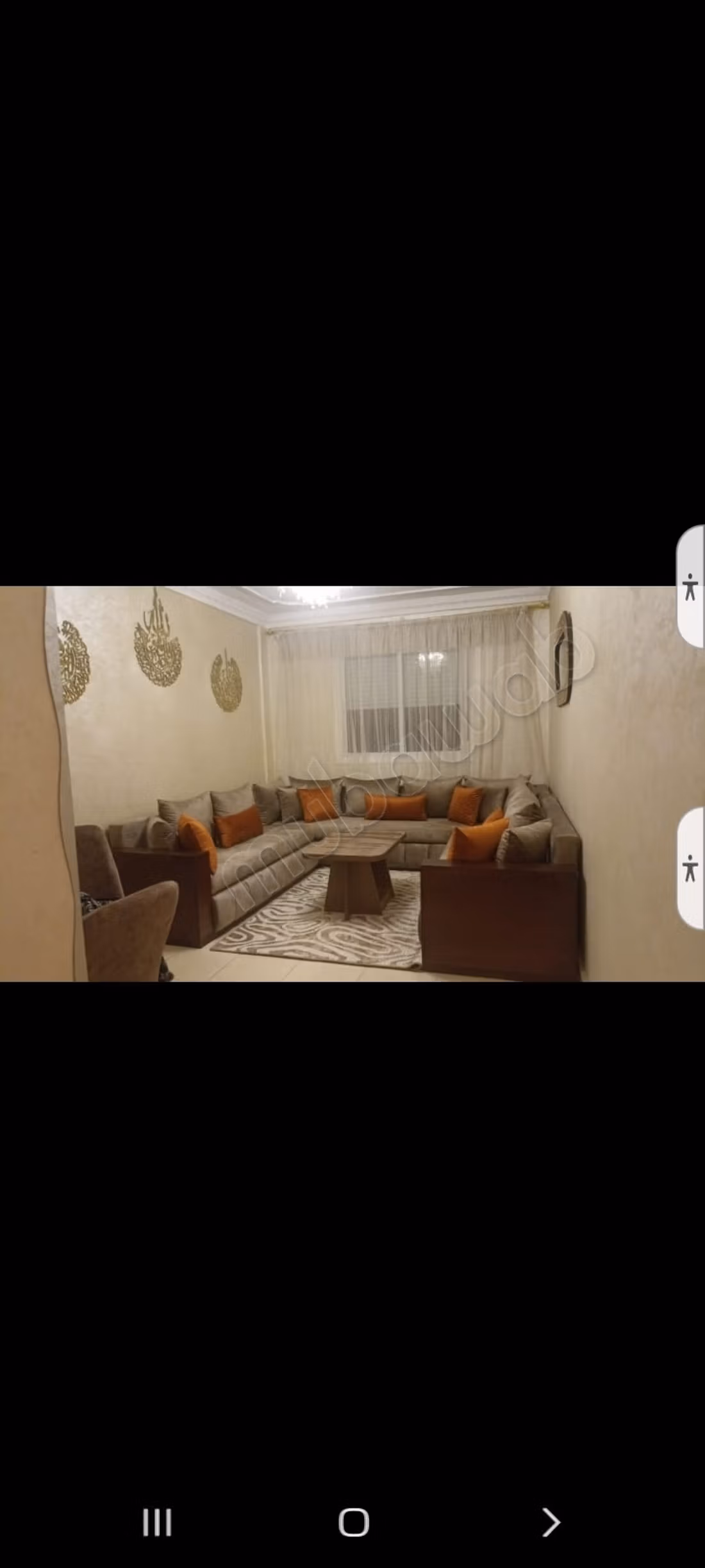 Appartement à louer à Moudjahidine. 2 belles pièces. Meublé
