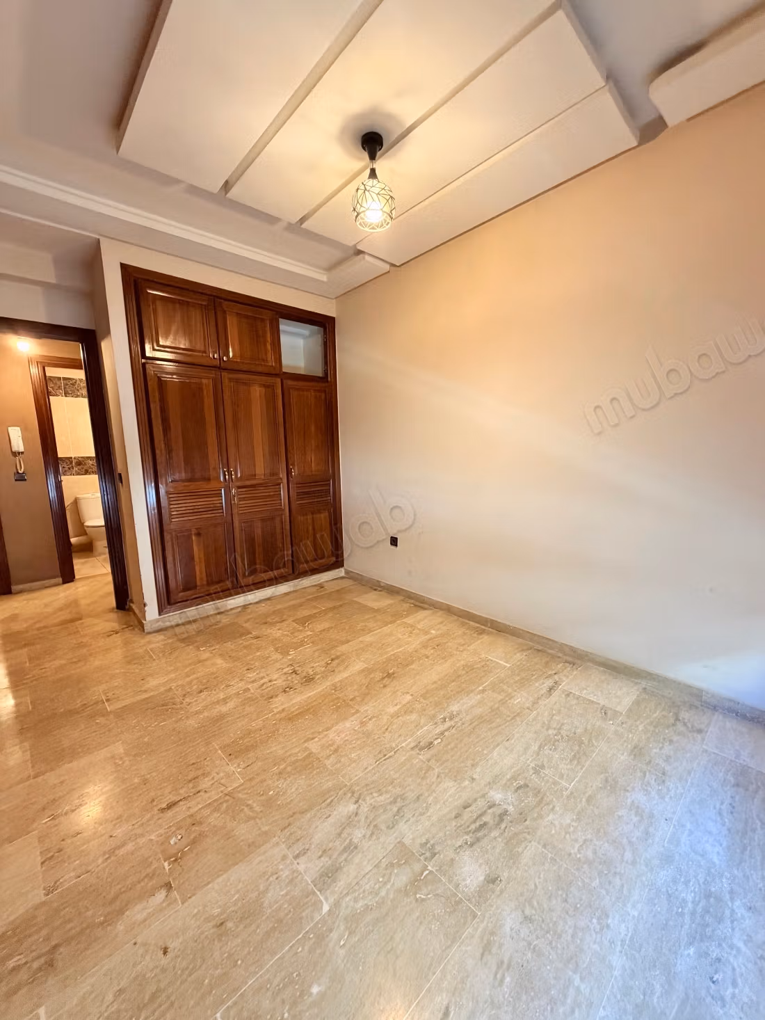 Bel appartement en location à Belvédère. 1 Pièce. Terrasse et ascenseur