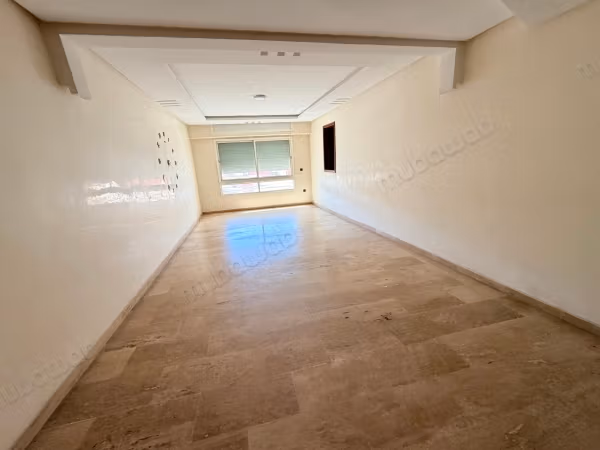 Bel appartement en location à Belvédère. 1 Pièce. Terrasse et ascenseur