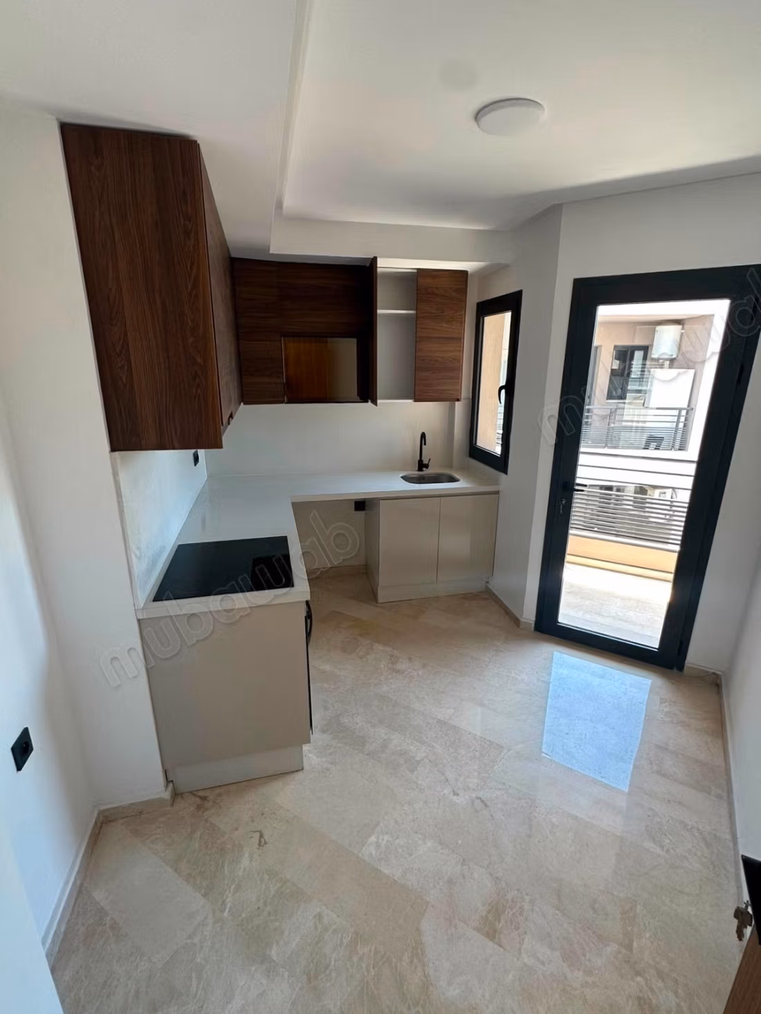Dernier etage neuf avec terrasse