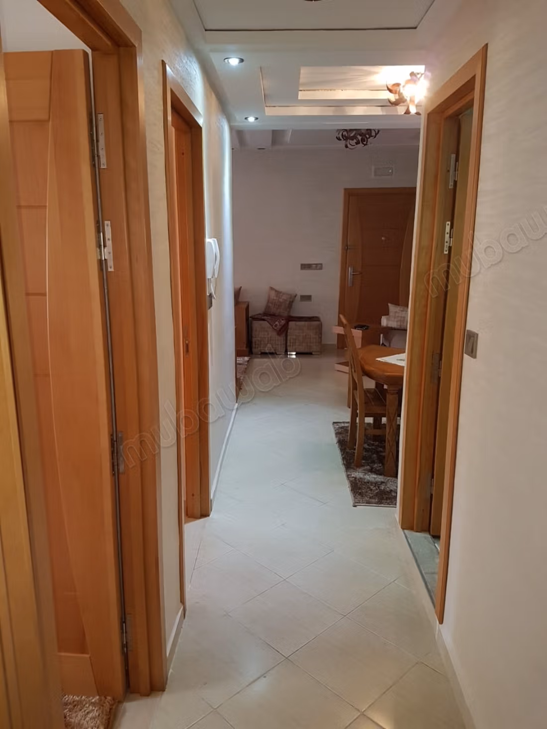 Alquiler de un apartamento en el barrio de Dchira Nuevo. 3 habitaciones cómodas. Amueblado