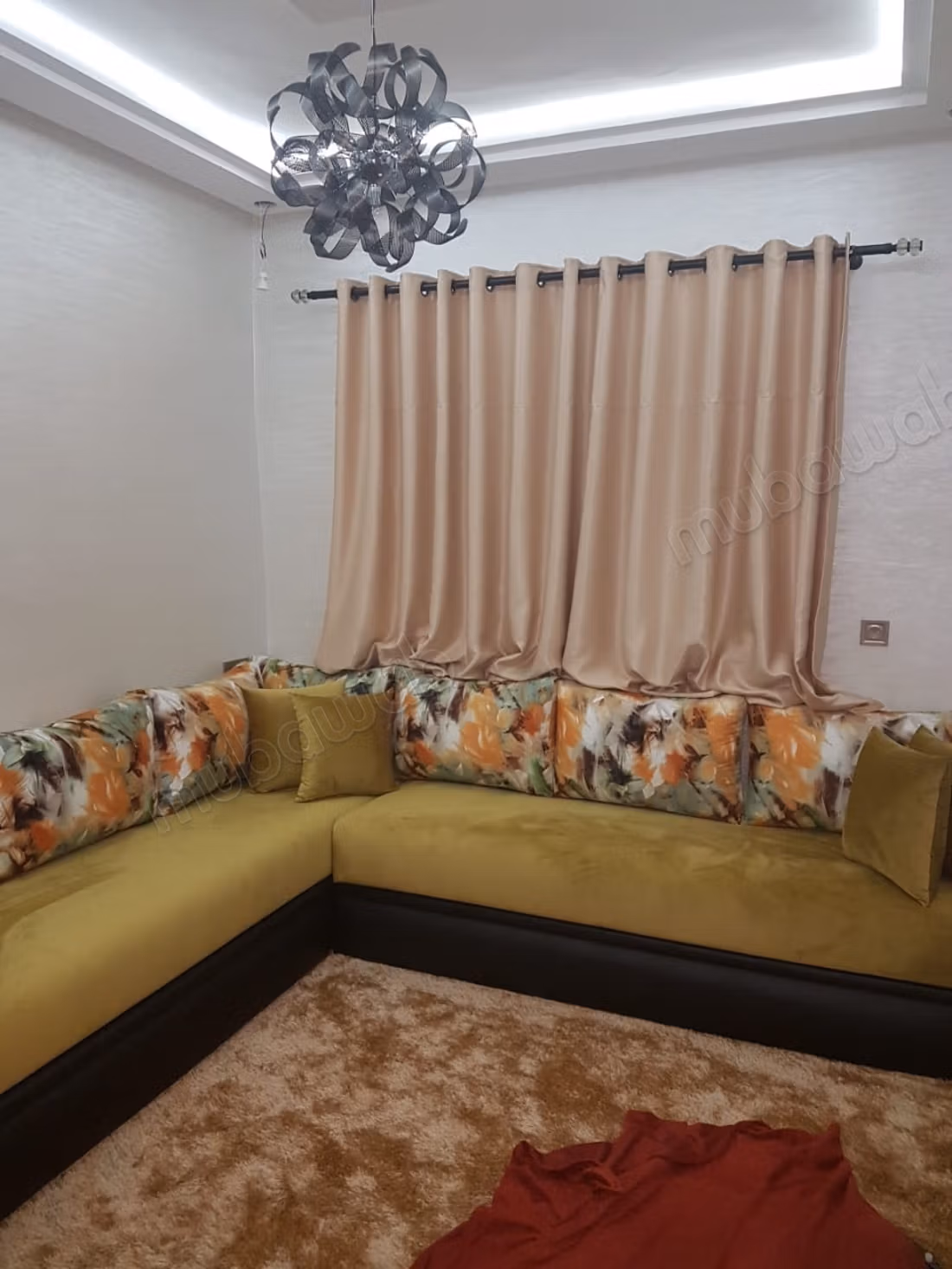 Alquiler de un apartamento en el barrio de Dchira Nuevo. 3 habitaciones cómodas. Amueblado