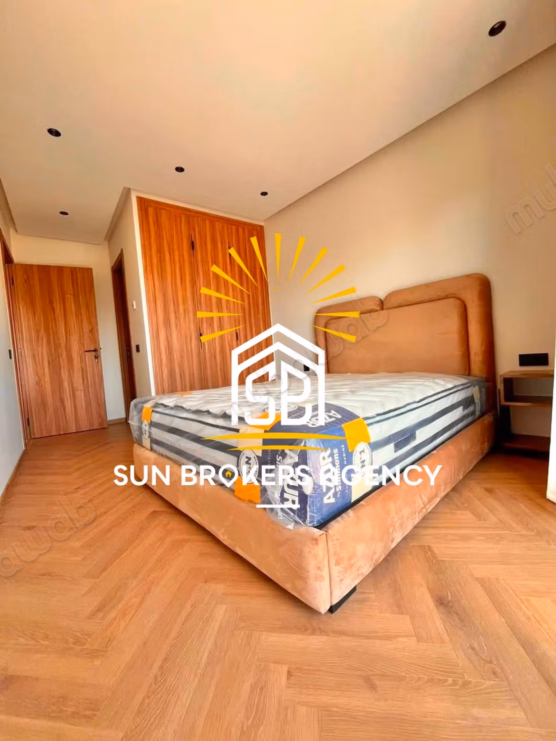 Tres joli 2 chambres moderne palmier