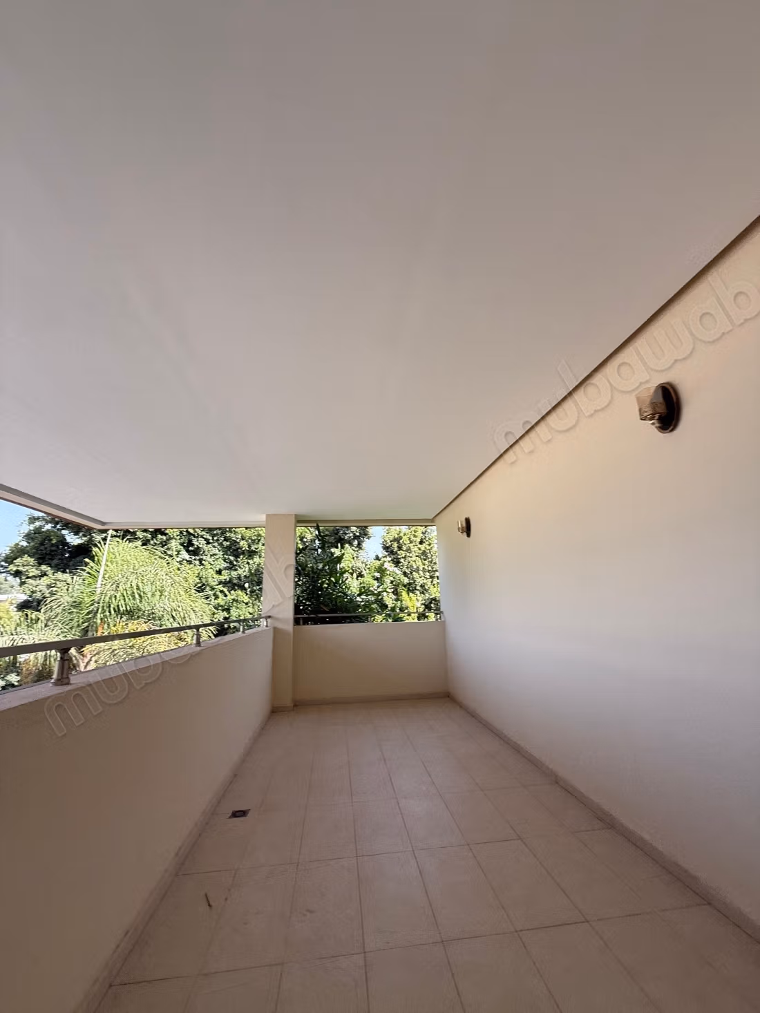 Villa vide moderne superbe à louer à la villa verte 
bouskoura