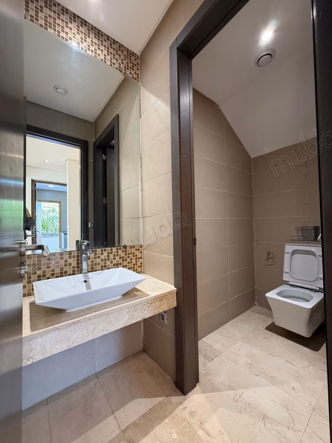 Villa vide moderne superbe à louer à la villa verte 
bouskoura