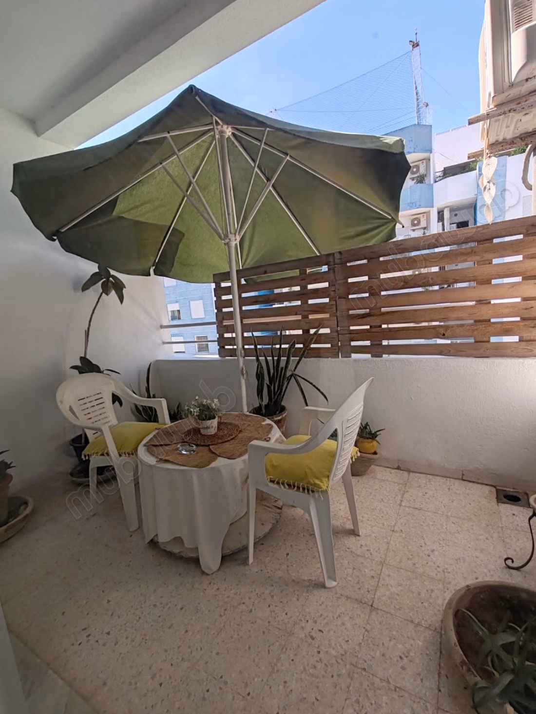 Appartement en vente à Cité El Wafa. 3 chambres agréables. Bien meublé