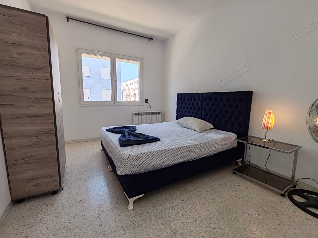 Appartement en vente à Cité El Wafa. 3 chambres agréables. Bien meublé