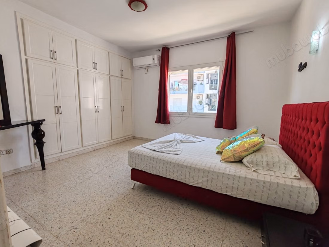 Appartement en vente à Cité El Wafa. 3 chambres agréables. Bien meublé