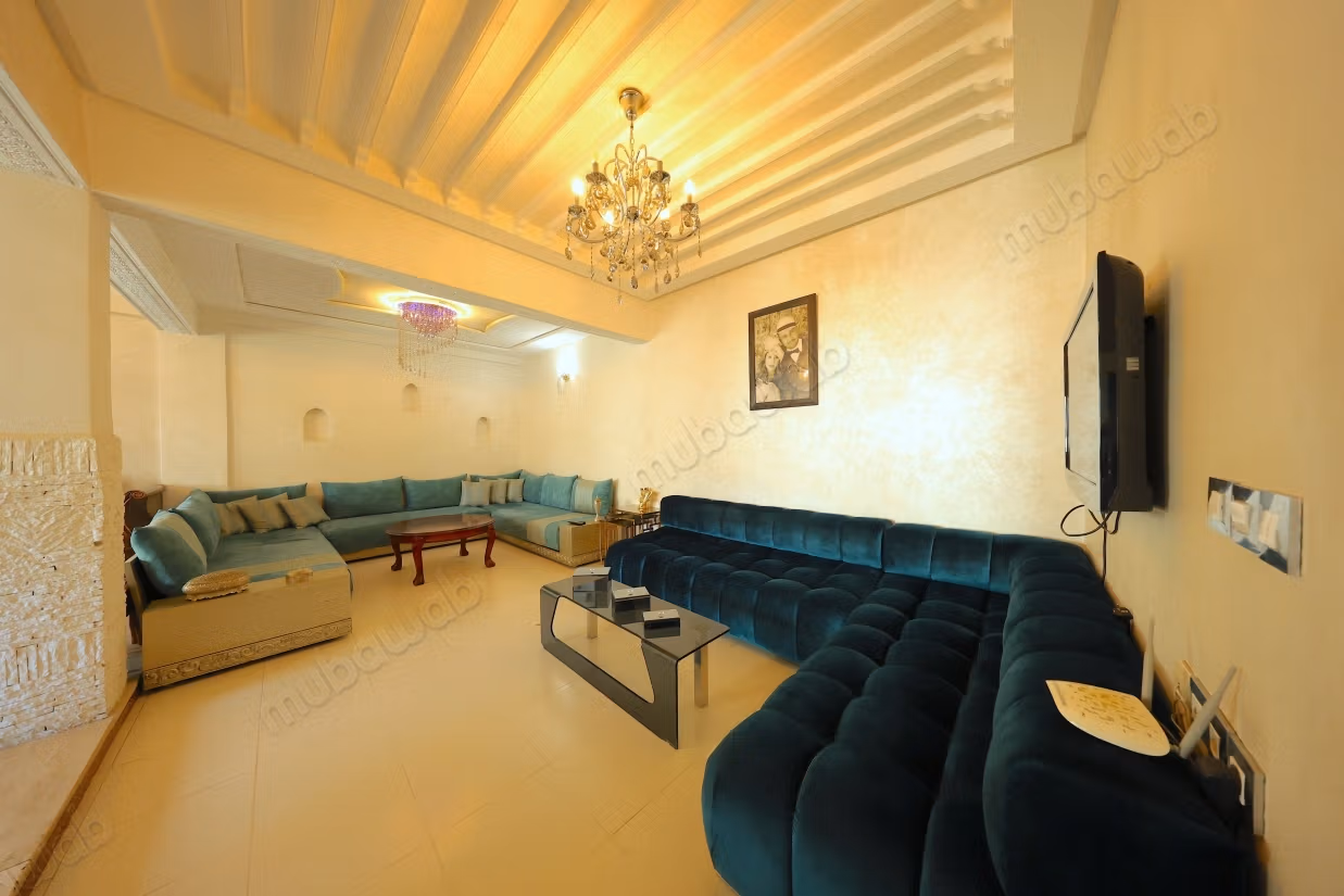 Alquiler de un apartamento en el centro de la ciudad de Fez. 4 habitaciones. Salón tradicional marroquí, residencia segura