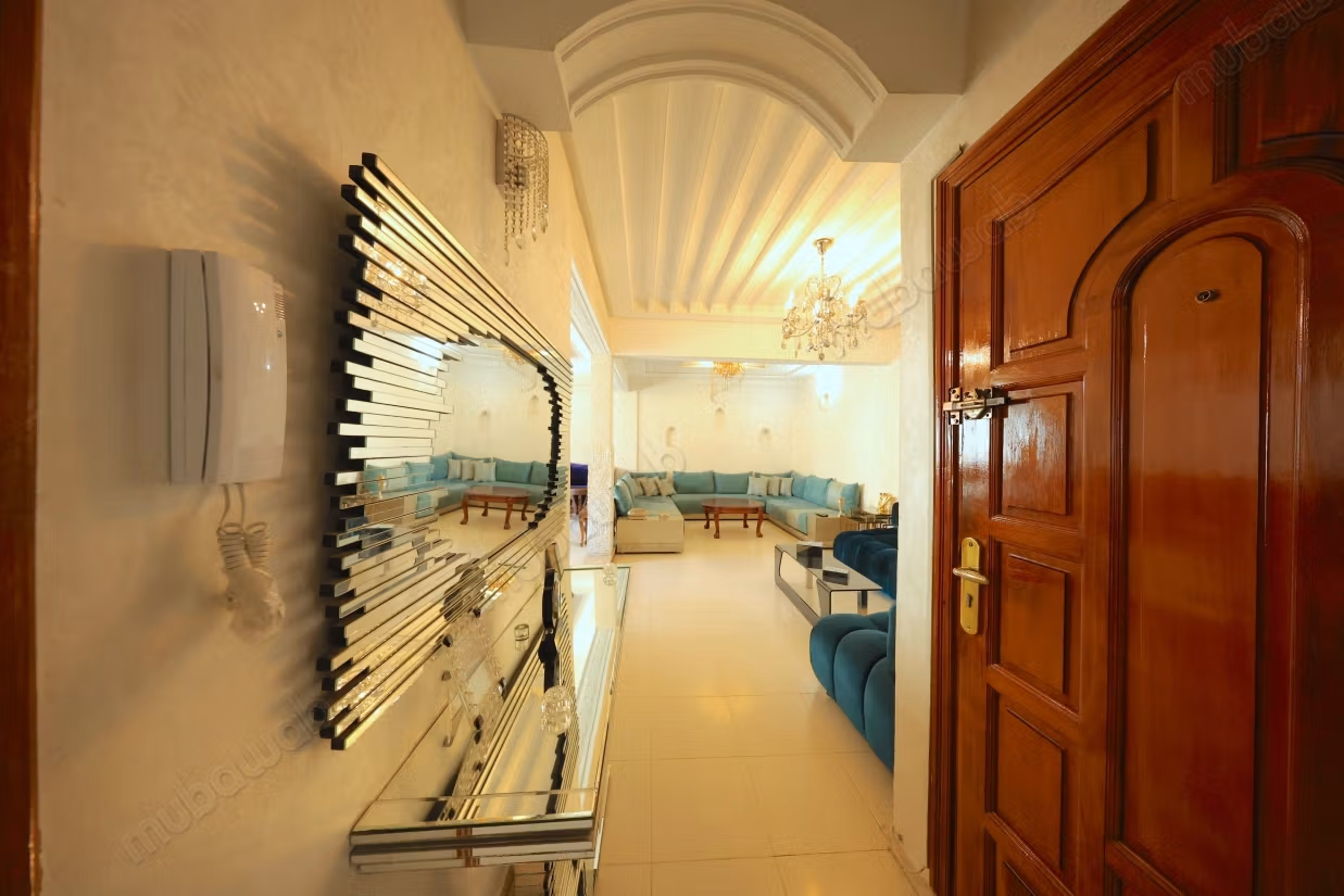 Alquiler de un apartamento en el centro de la ciudad de Fez. 4 habitaciones. Salón tradicional marroquí, residencia segura