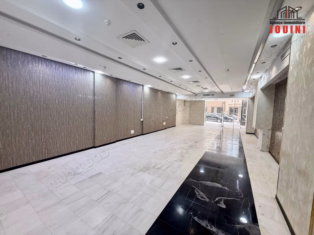 Fondo Commerciale 104 M² A Ennasr 2