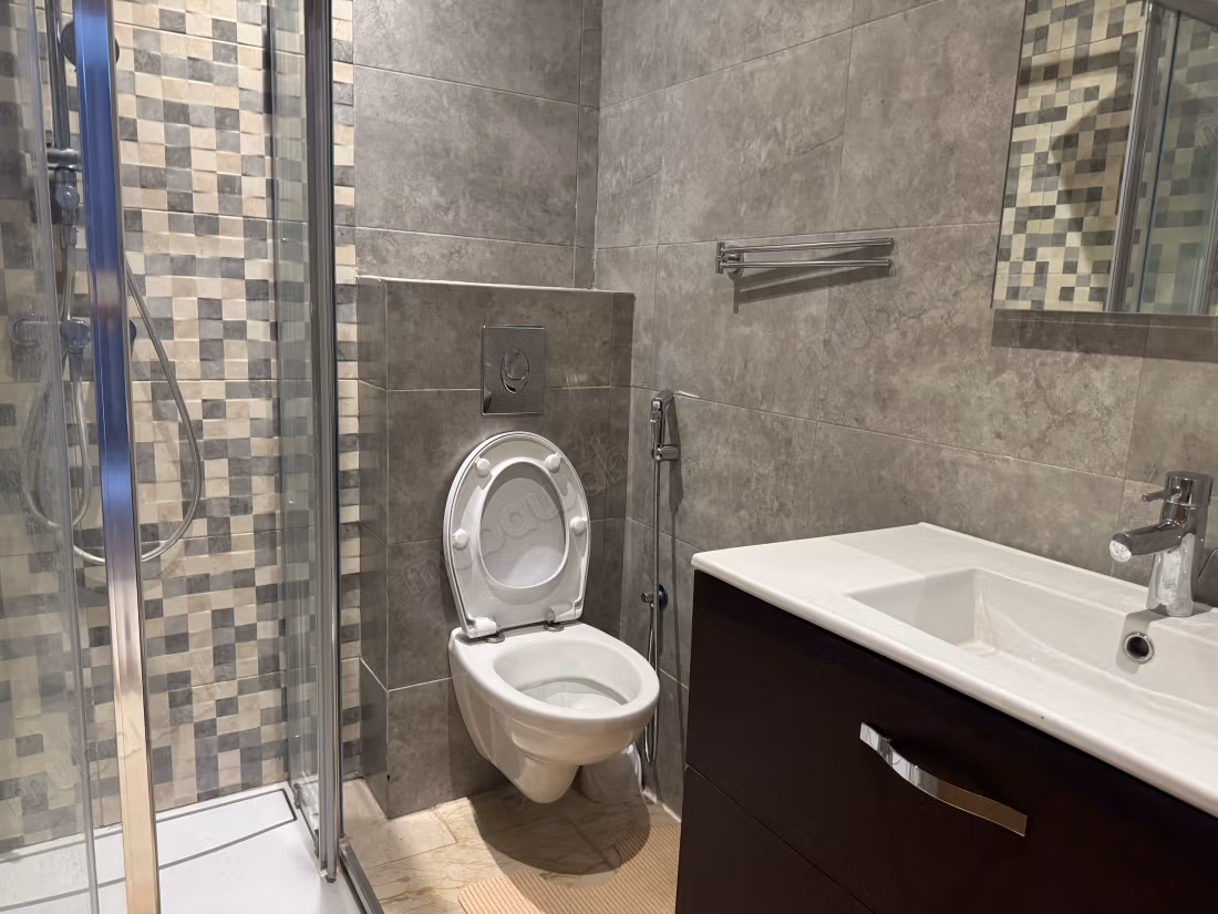 Très bel appartement en location à Founti. 3 pièces. Meublé
