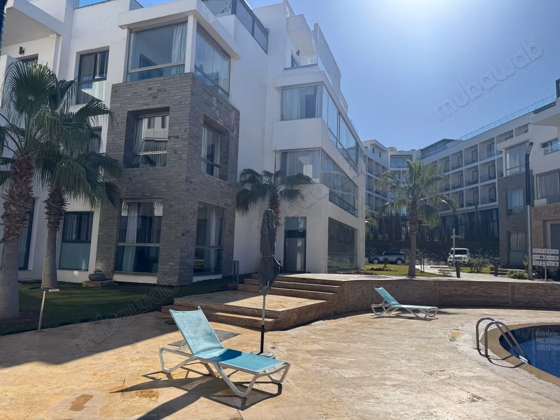 Très bel appartement en location à Founti. 3 pièces. Meublé