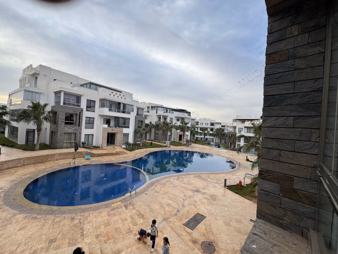 Très bel appartement en location à Founti. 3 pièces. Meublé