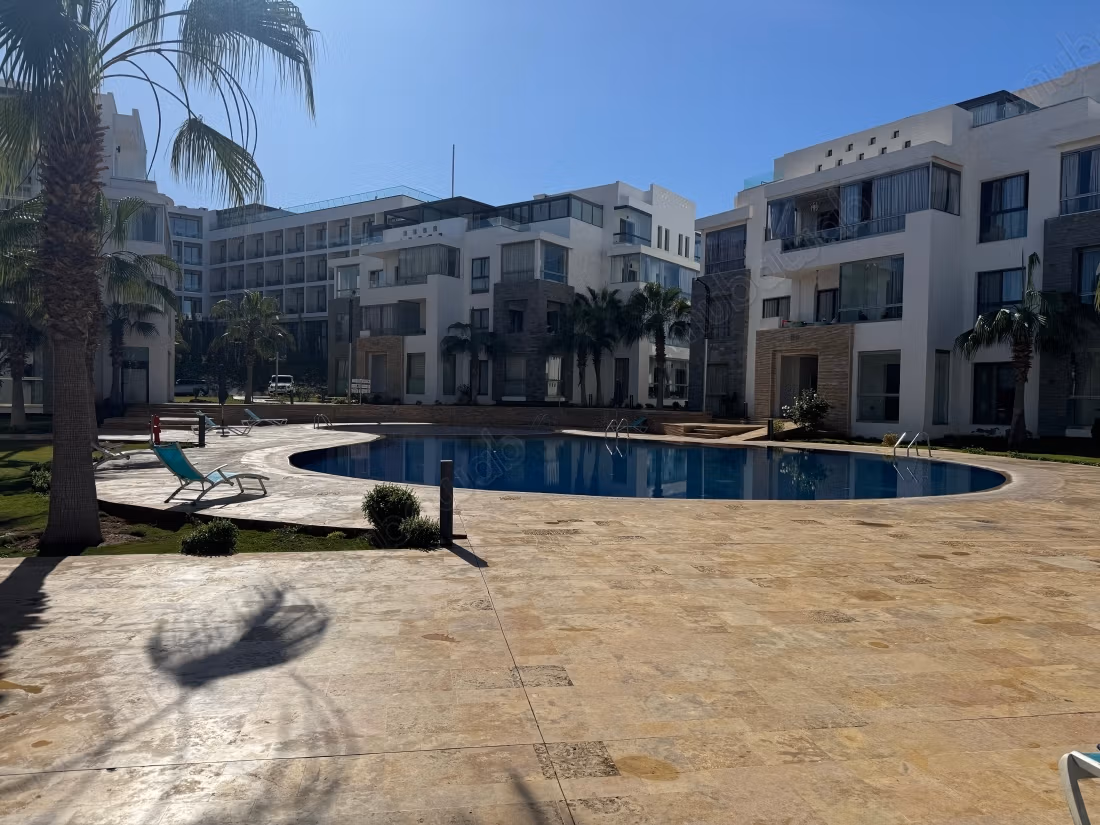 Très bel appartement en location à Founti. 3 pièces. Meublé