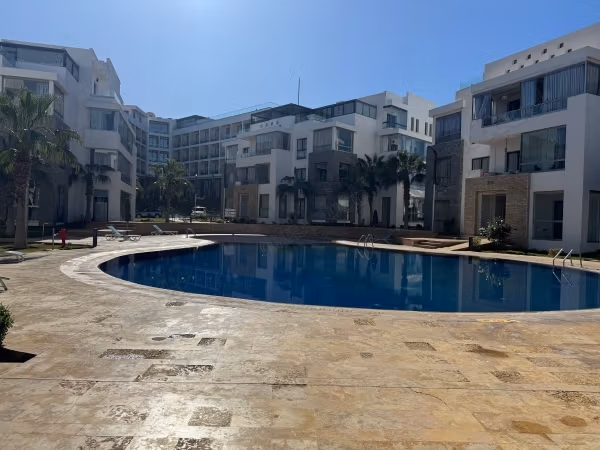 Très bel appartement en location à Founti. 3 pièces. Meublé