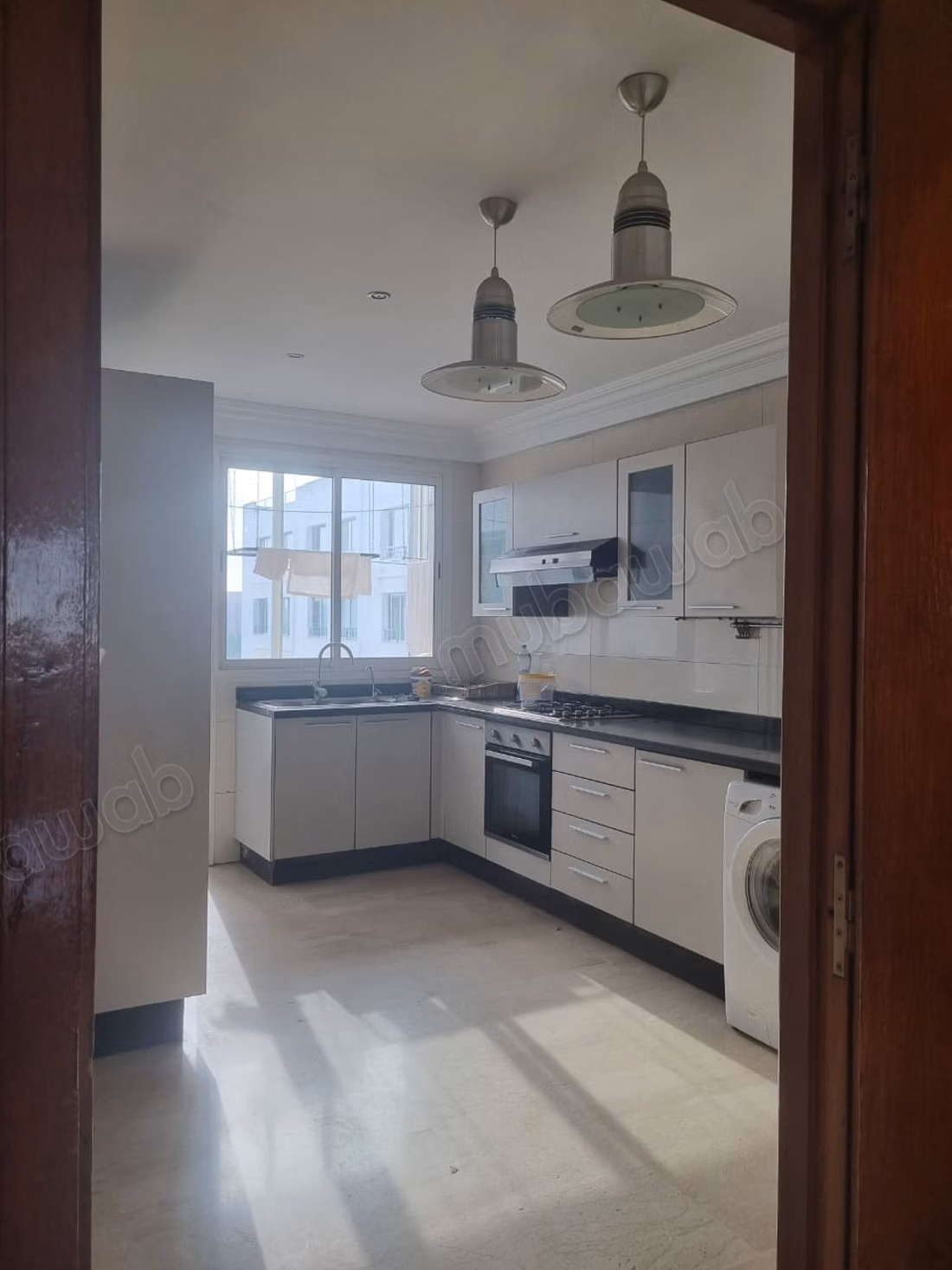 Appartement vide 2 suites – 170 m², ghandi