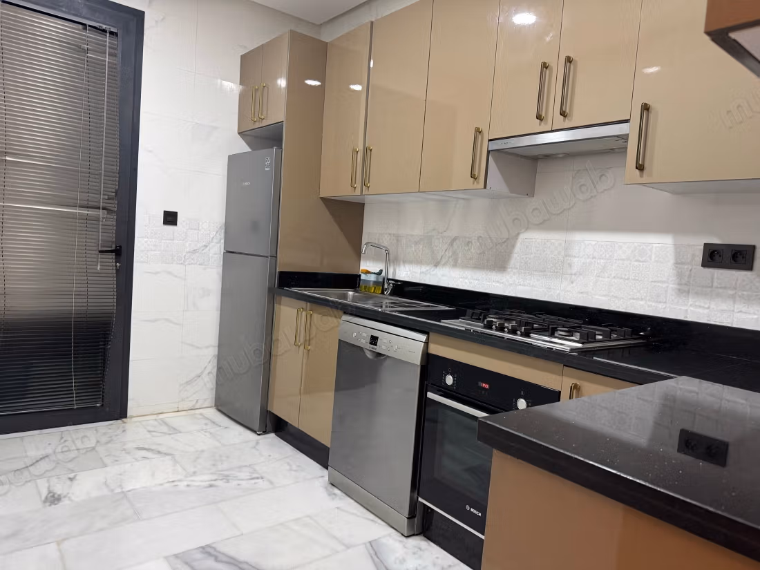 Location d'un appartement à Founti. 
2 chambres agréables. 
Bien meublé