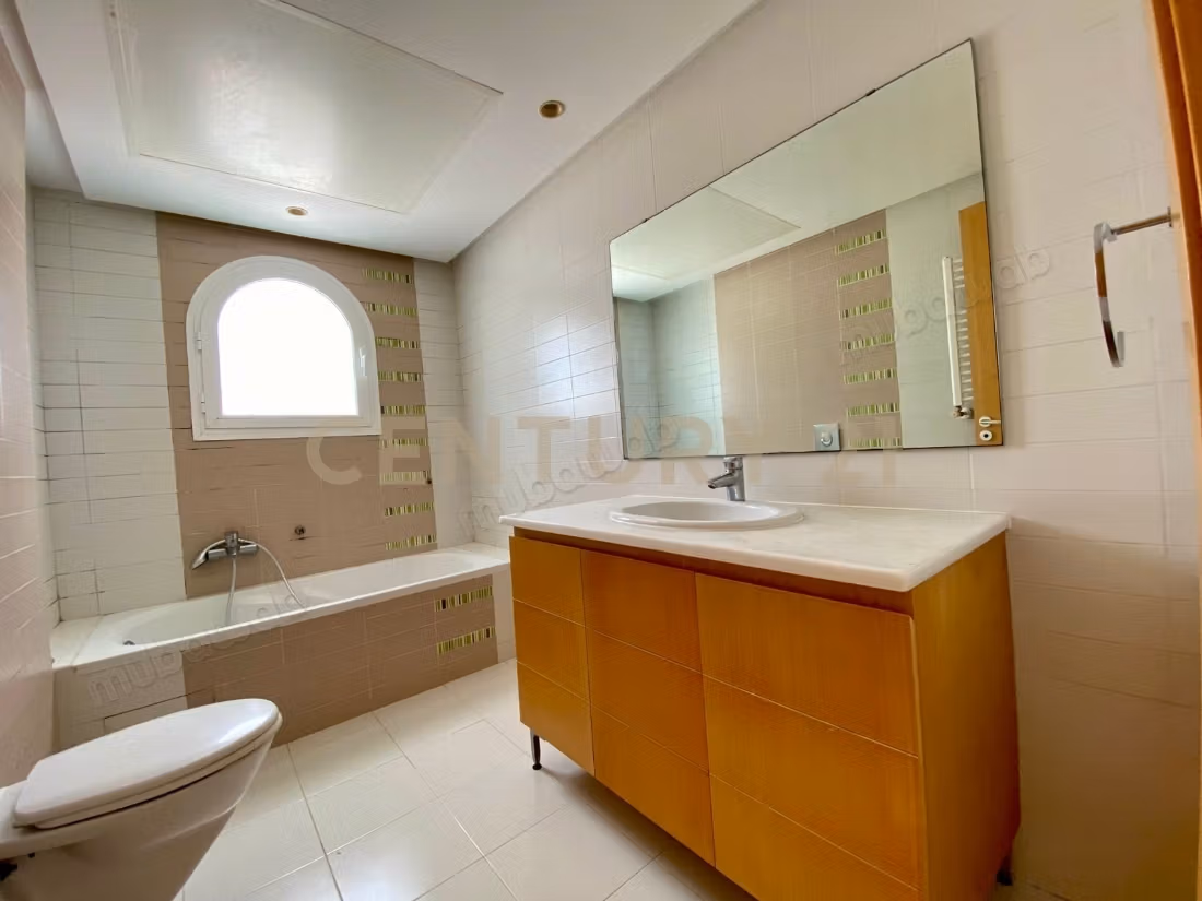 A louer Duplex S4 vue sur mer Gammarth MARINA