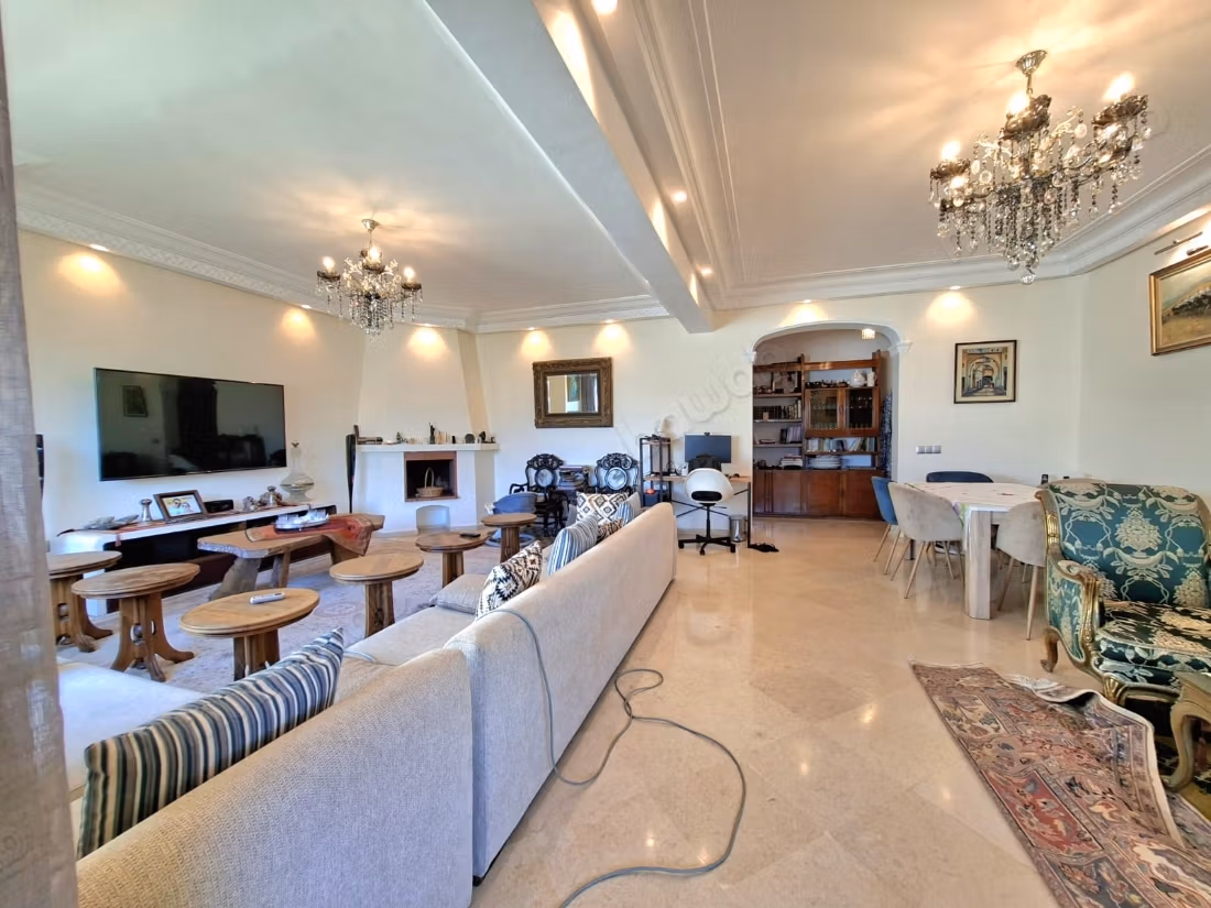 Bourgogne ouest – appartement de 220 m² à vendre