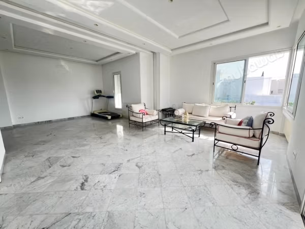 A louer: Etage de villa en S4 à Hammamet
