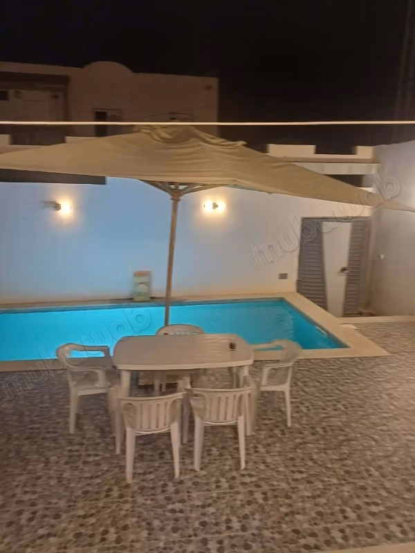 A vendre superbe villa avec piscine a hammamet