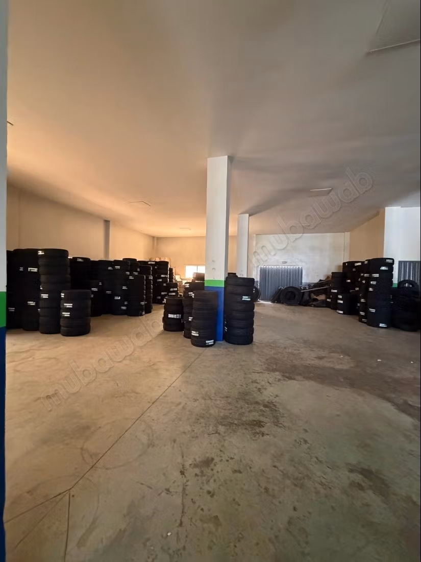 Commerciële ruimte te koop in het Centrum. Oppervlakte 3000 m²