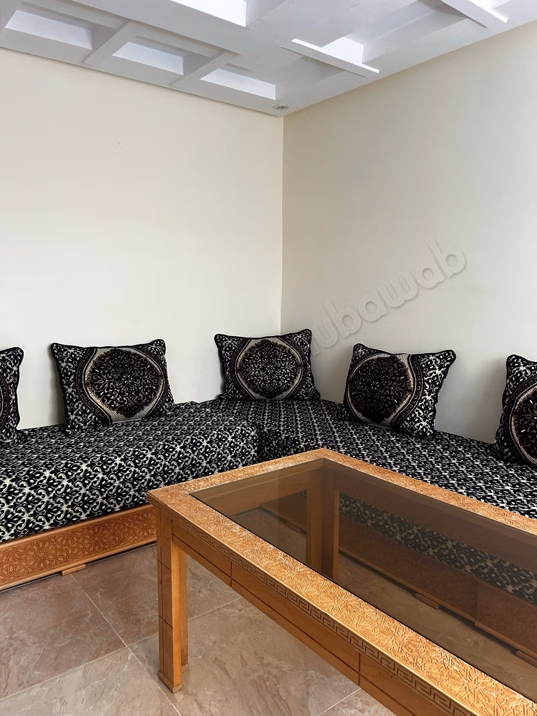 Verkoop van een mooi appartement. Oppervlakte 100 m². Begane grond kelder