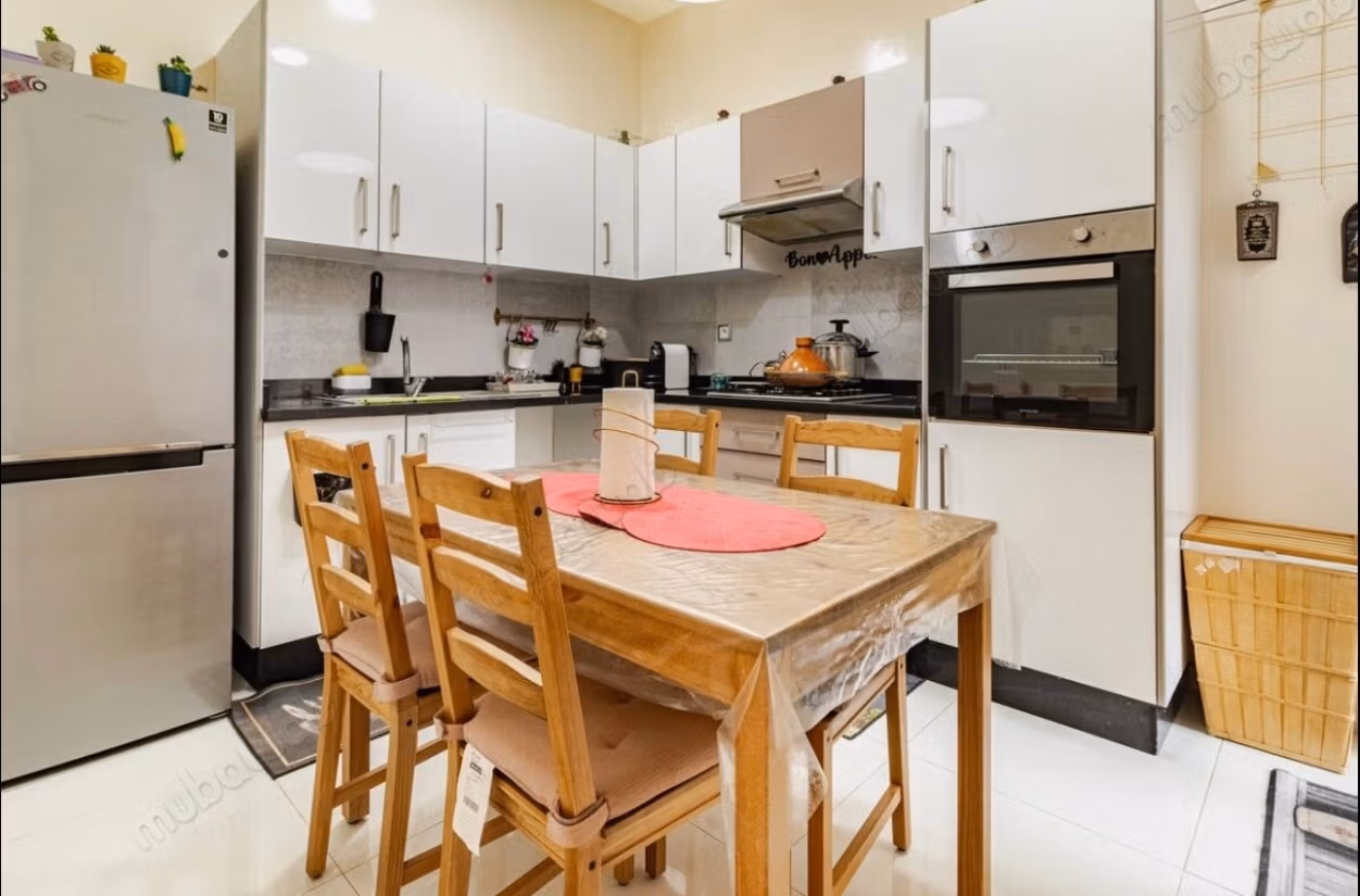 Bonito apartamento en venta en El Mansouria. 3 habitaciones cómodas. Bien amueblado