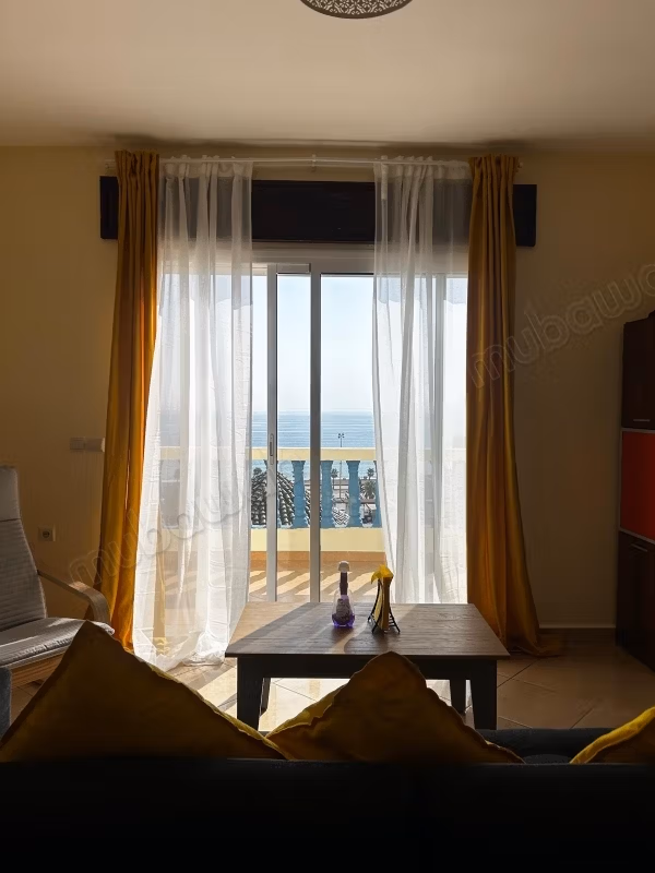 Appartement te koop. 2 mooie kamers. Complete zeezicht