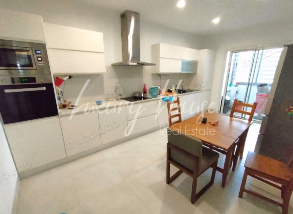 Furnished S4 apartment with pool and garden