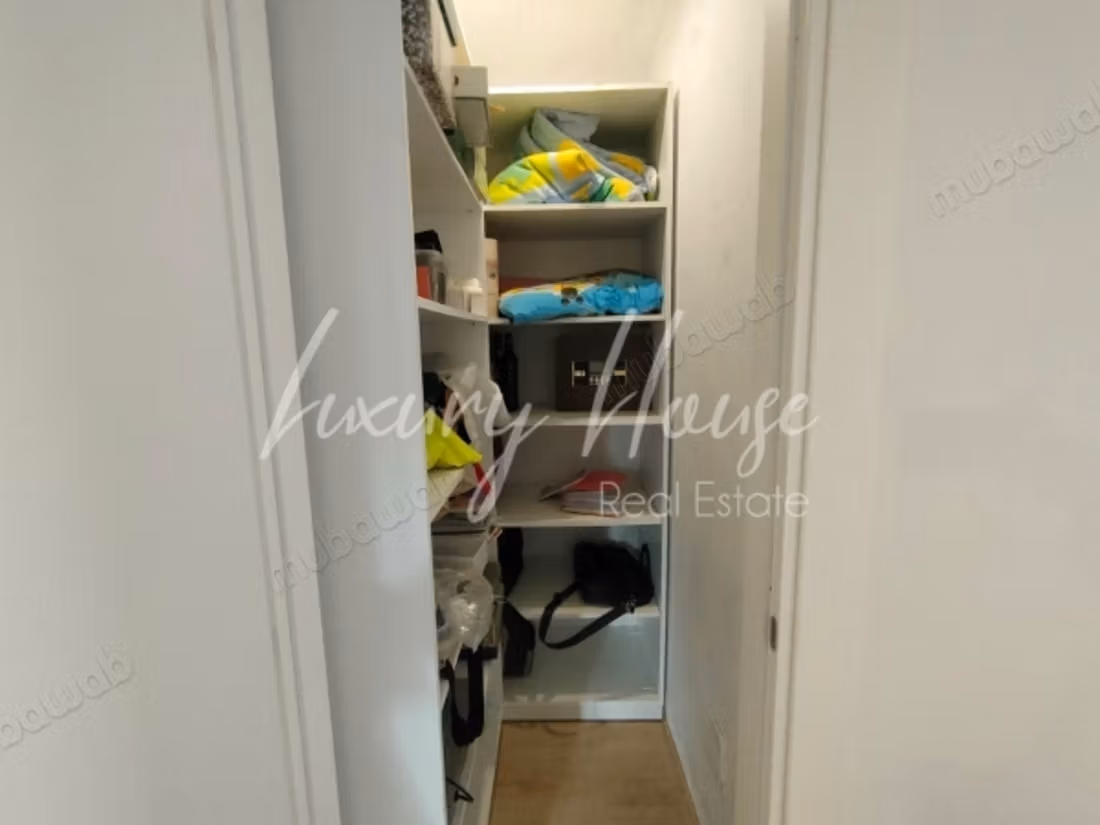 Furnished S4 apartment with pool and garden