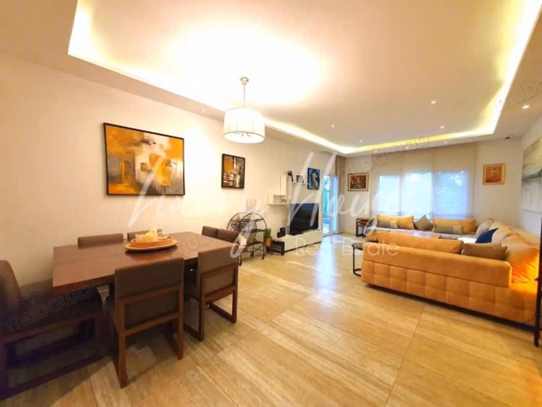 Furnished S4 apartment with pool and garden