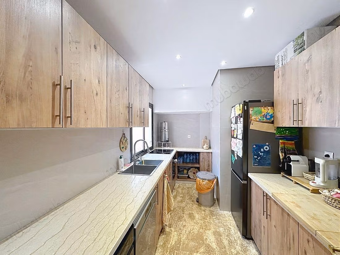 Appartement 5e étage avec grande terrassz