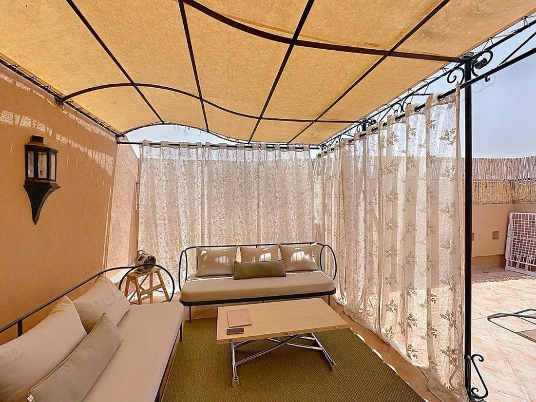 Appartement 5e étage avec grande terrassz