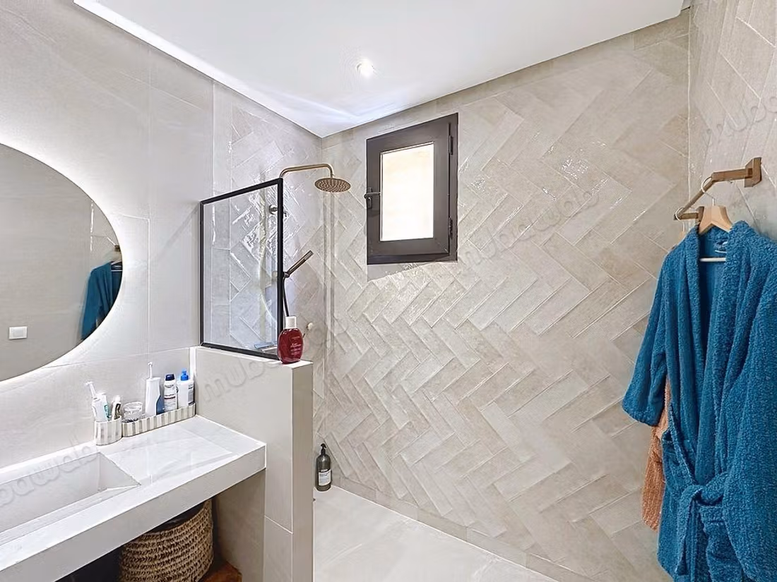 Appartement 5e étage avec grande terrassz