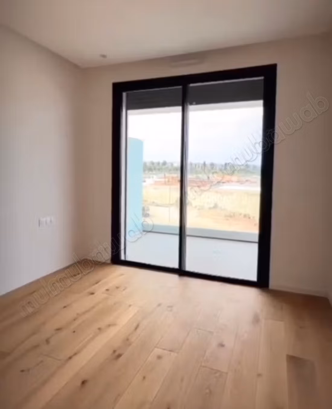 Très beau studio très agréable jamais habité à CFC