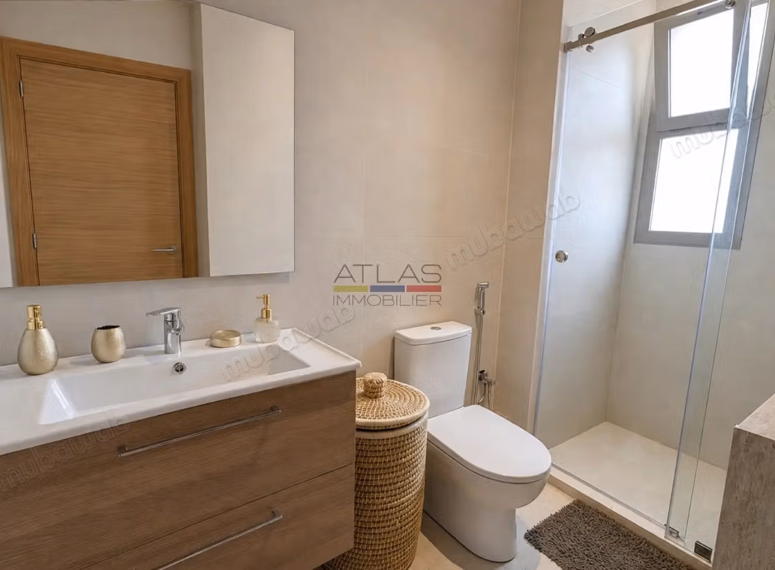 Appartement avec terrasse, jardin et piscine