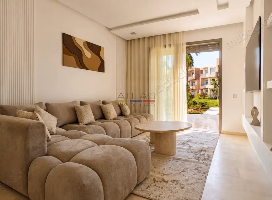 Appartement avec terrasse, jardin et piscine