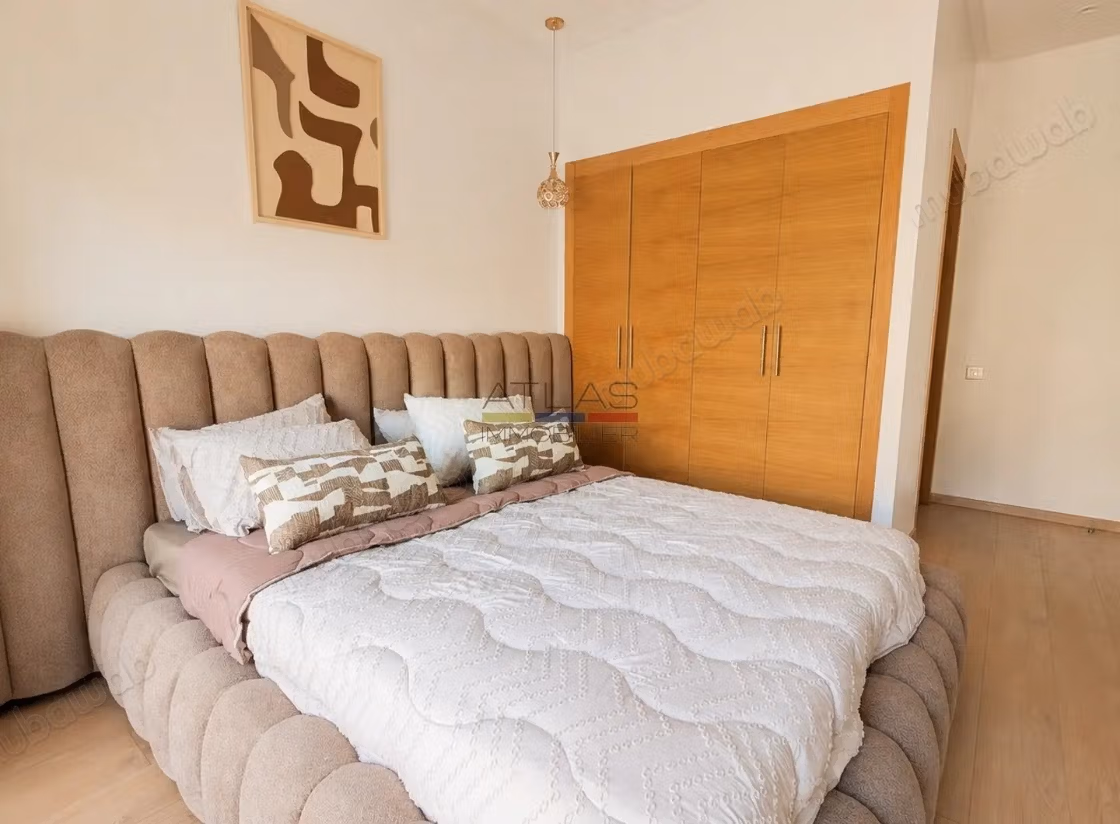 Appartement avec terrasse, jardin et piscine