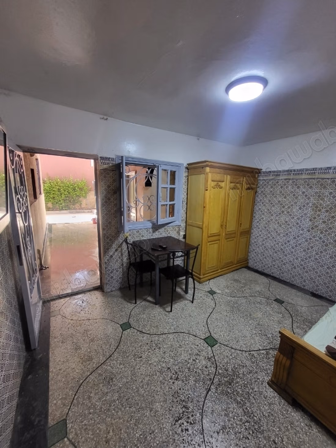 Studio apartment on courtyard