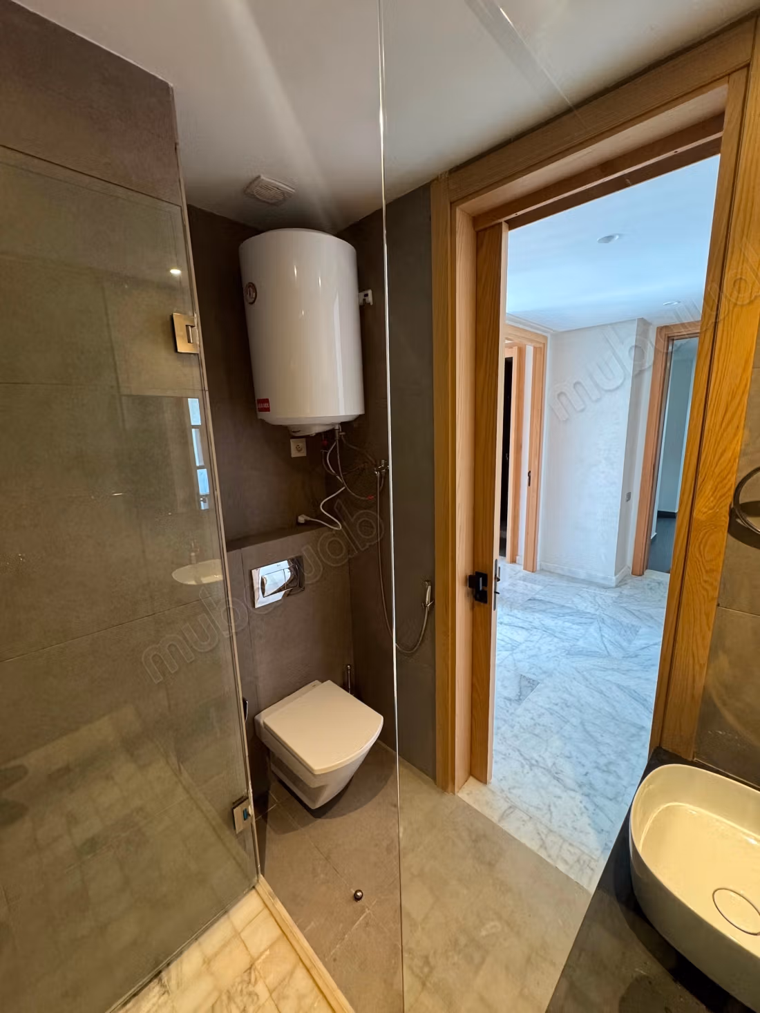 Appartement à louer en Centre Ville. 
Surface de 95 m². 
Ascenseur et terrasse