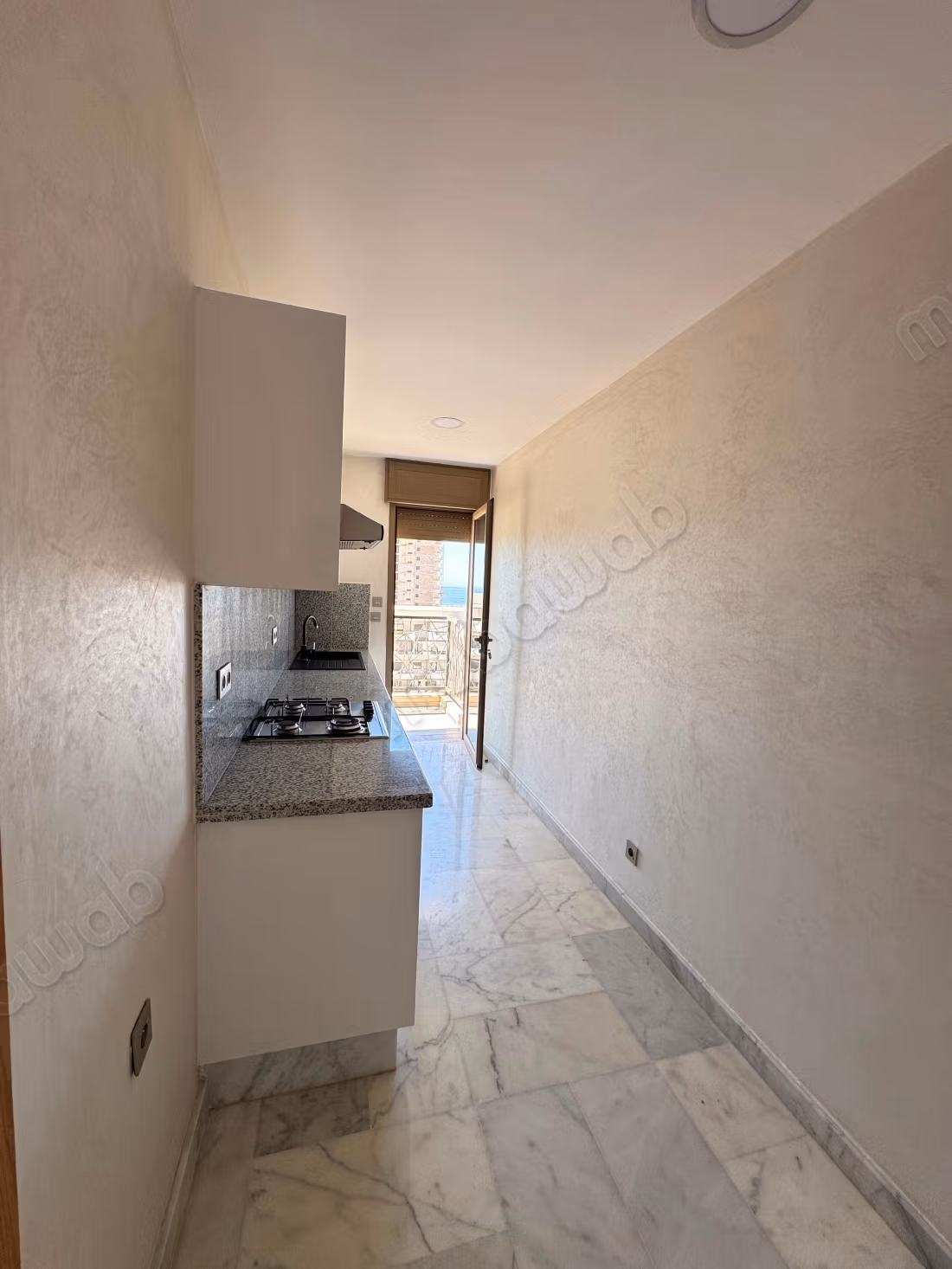 Appartement à louer en Centre Ville. 
Surface de 95 m². 
Ascenseur et terrasse